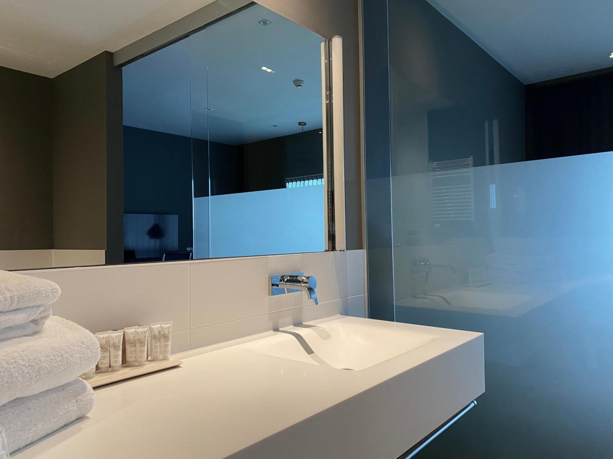 Van Der Valk Hotel Brussels Airport Дигем Экстерьер фото